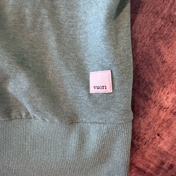 Vuori Green Crewneck Sweatshirt – Size M - Picture 2 of 6